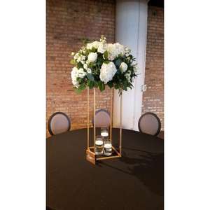 Centro de mesa de metal de lujo con diseño de inspiración Vintage para bodas y celebraciones de alta gama - Product Image 5