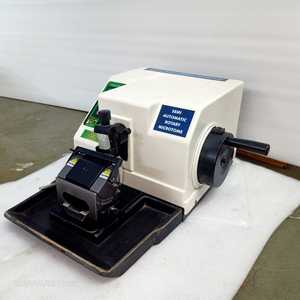 Microtome rotatif semi-automatique de haute précision pour laboratoire d'histopathologie avec contrôleur à affichage numérique - Product Image 5