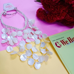 Collar de Hueso Tribal Hecho a Mano con Acabado Natural Joyería Étnica para Amantes DE LA Moda Global y del Patrimonio Artesanal - Product Image 6