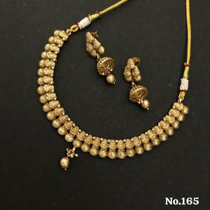 Conjunto de collar de oro inspirado en el patrimonio con gotas de perlas y trabajo Hexagonal Kundan, joyería étnica Ideal para ropa nupcial - Product Image 6