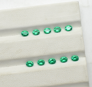 Esmeralda cultivada en laboratorio Esmeralda hidrotermal Forma ovalada AAA + Calidad 6X4mm 7X5mm 8X6mm Tamaños Piedra preciosa suelta facetada - Product Image 2