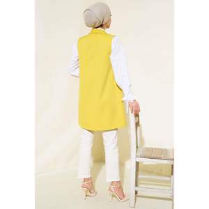 Gilet boutonné sur le devant, vert pétrole - Product Image 2