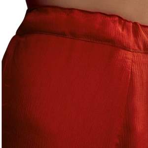 Costume Orange Chinon Sharara avec coupe Dana et paillettes pour les fêtes de mariage en gros événements Sangeet et vêtements ethniques de fête personnalisés - Product Image 6