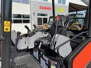 Mini-excavatrice d'occasion KX030-4 compacte et puissante avec moteur Perkins, chenilles et boîte de vitesses mobiles – Composants essentiels – Garantie 1 an - Product Image 5