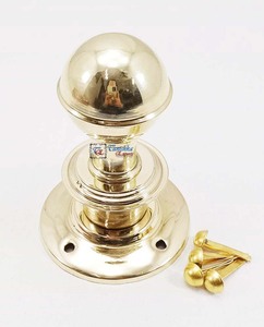 Porte-pointes en laiton massif Modèle de casque en cuir allemand avec quatre rivets Support à rayures en métal brut Armure plaquée pour cadeau - Product Image 2