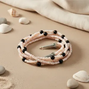 Collar de Perlas y Ónix Negro con Cuentas, Joyería de Diseño para Mujer - Product Image 3