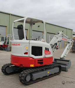 Excavatrice sur chenilles compacte Takeuchi TB335R 3,7T, balayage de la queue minimal, moteur Laidong, cylindre hydraulique Eaton, pompe à engrenages - Product Image 4