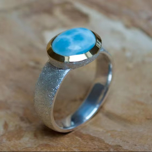 Anillo de Compromiso Vintage de Plata de Ley 925 con Larimar Azul Natural, Chapado en Oro, Joyería Hecha a Mano, Regalo para Ella - Product Image 1