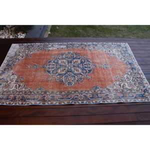 Alfombra Turca de 3.9x6.5 pies, Alfombra Vintage con Borde Azul - Product Image 3