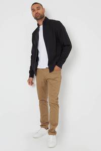 Sudadera de Hombre Negra de Algodón 100% de Alta Demanda, Cuello Redondo, Corte Regular, Diseño de Liga Deportiva Digital Y2K, Transpirable - Product Image 3