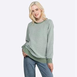 Sudadera Extra Grande para Mujer con Tela 100% Algodón Premium, Corte Holgado, Estilo Urbano Moderno e Informal, Logotipo Frontal - Product Image 1