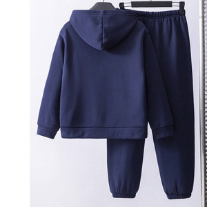 Ensemble de survêtements unisexes formels personnalisés pour enfants OEM avec logo en tissu athlétique respirant Options de personnalisation Marque de distributeur - Product Image 2