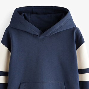 เสื้อฮู้ดเด็กผู้ชาย / ดีไซน์สีตัดต่อ สำหรับผู้ซื้อจำนวนมาก แขนยาว ผ้ามีสไตล์และระบายอากาศได้ดี พร้อมบริการออกแบบโลโก้ตามสั่ง - Product Image 2