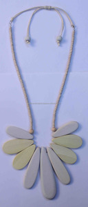 Collier en perles de résine artisanal romantique à la mode pour femmes, collier à pendentif tendance de l'Inde, modèle de bijoux - Product Image 4