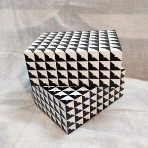 Cajas de regalo con incrustaciones de madreperla y resina de hueso hechas a medida ideales para tiendas de decoración del hogar para reventa - Product Image 5