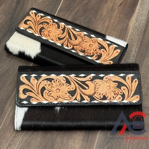 กระเป๋าคลัทช์หนังวัวแท้สำหรับผู้หญิงใส่บัตรได้หลายใบแบบพับสามทบสำหรับเดินทาง - Product Image 1