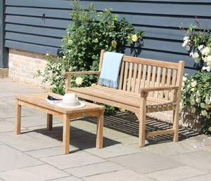 Banc de jardin simple Sarah en bois de teck massif avec coussin imperméable et finition naturelle pour une utilisation en extérieur. - Product Image 4