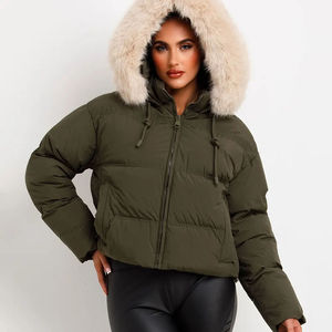 Logo personnalisé kaki veste en peluche OEM pour femmes fausse fourrure capuche fermeture éclair à cordon ourlet et matelassé femmes bulle hiver doudoune - Product Image 1