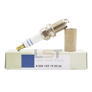 Bougies <span class=keywords><strong>d</strong></span>'<span class=keywords><strong>allumage</strong></span> automobiles A004159500326 A004159190326 <span class=keywords><strong>Bougie</strong></span> <span class=keywords><strong>d</strong></span>'<span class=keywords><strong>allumage</strong></span> en platine <span class=keywords><strong>d</strong></span>'origine authentique pour <span class=keywords><strong>Mercedes</strong></span>-Benz CLK Classe E - Product Image 3