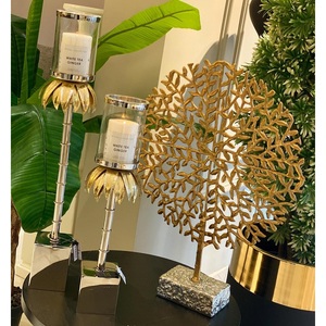 Escultura de aluminio de aspecto elegante Escultura de centro de mesa de metal chapado en oro de alta calidad con base redondeada para la venta - Product Image 6