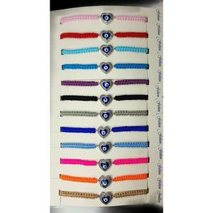 Pulseras de macromos de colores surtidos Pedido mínimo 12 piezas Pulseras de macromos con dijes de moda - Product Image 2