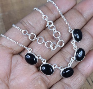 Collar de 5 piedras de ónix negro, collar de piedras preciosas de Plata de Ley 925 de ónix negro, regalo de joyería hecho a mano para cumpleaños con 925 estampado - Product Image 4