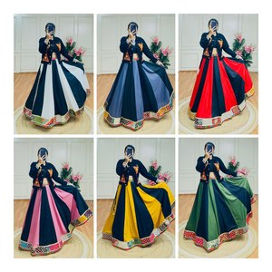 Veste en jean de travail Gamathi finement brodée Exquis plaine Pure Reyon Lehengha pour Navratri Style Indien Pakistanais - Product Image 6