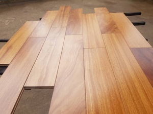Parquet en bois d'ingénierie, largeur de lame 5,1-6,9 pouces, système de pose par clic, préfini, résistant à l'eau, style traditionnel pour intérieur - Product Image 2