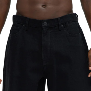 Shorts en jean noir pour homme, respirants, coupe ample, longueur genou, coton, style streetwear décontracté, cinq poches, fermeture boutonnée, mode été - Product Image 3