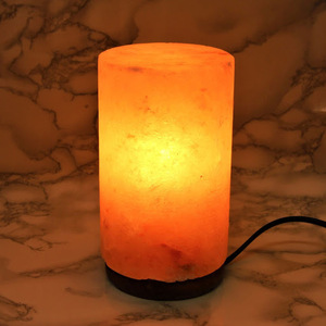 Lampe au sel organique de l'Himalaya autorisée GMP, forme cylindrique, cordon et ampoule électriques sculptés pour la décoration de la maison, artisanat naturel - Product Image 3