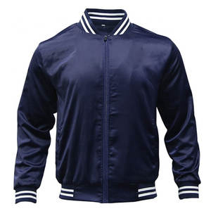 Veste universitaire matelassée à capuche pour homme, tissu en toile, coupe-vent, résistante aux taches, logo frontal, décontractée, élégante, pour l'hiver - Product Image 5