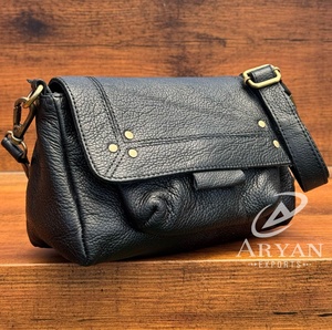 New Designer 2025 Trendy Full Grain Genuine Cowhide Leather Crossbody Sling Bag Fashion Style Flap Shoulder Purse for Women's - Product Image 1