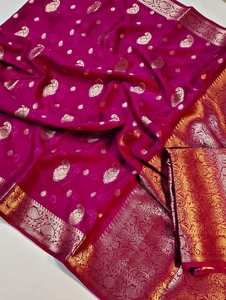 Op Maat Gemaakte Brokaat Zijde Sari 'S In Rode Kleur Met Gouden Randen Ideaal Voor Bruiloftskleding En Trouwjurk Ontwerpers