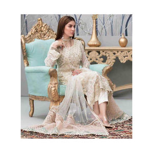 Robe d'hiver sur mesure de haute qualité pour femmes style pakistanais Salwar Kameez matériel en soie et coton - Product Image 6