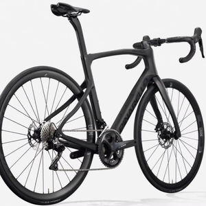 Bicicleta de carretera de carbono AXS de 12 velocidades disponible en stock - Product Image 1