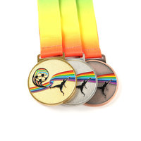 Médailles et trophées de course personnalisés médaille de football métal machine de fabrication course marathon sports médaille personnalisée avec ruban