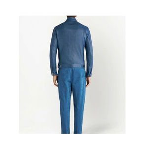 Veste de course bleue à capuche de style motard pour hommes, manches longues, poches zippées sur le devant, tissu polaire durable. - Product Image 6