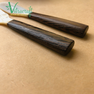 สินค้าแฮนด์เมดคุณภาพสูงช้อนคาเวียร์ช้อนชาทำจากเปลือกหอยมุกสีขาวผสมกับไม้ธรรมชาติขนาด11ซม. - Product Image 4