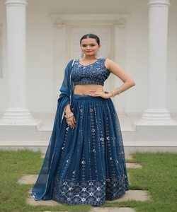 ผ้าไหมออกแบบปัก lehenga choli สำหรับเทศกาลดู - Product Image 1