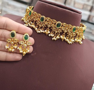 Conjunto de Gargantilla chapado en oro con acabado mate antiguo de la mejor calidad tradicional con pendientes colección de ropa de fiesta de boda o mujer - Product Image 2