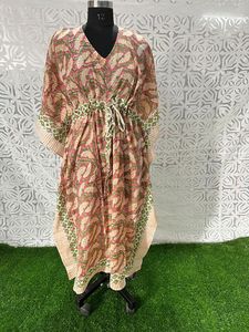 Robe caftan indienne en coton faite à la main pour femmes vêtements de nuit imprimés à la main à fleurs longue robe décontractée longueur au sol conception cousue - Product Image 4