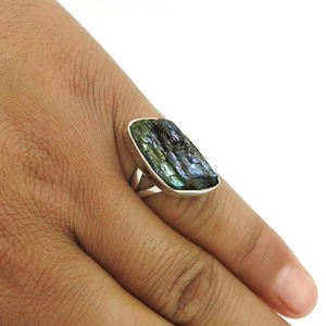 Pierre précieuse Labradorite brute en argent sterling 925 Design unique Bague à la mode Bijoux de bohème faits à la main Fournisseur de prix d'usine direct - Product Image 1