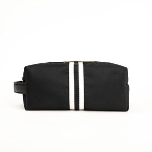 Sac organisateur de maquillage élégant de haute qualité en nylon à fermeture éclair Tissu Oxford durable Voyage pour trousse de toilette Logo personnalisé pour tous les jours - Product Image 1