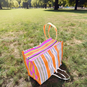 กระเป๋าชายหาดผ้าไนลอนรีไซเคิลแบบดั้งเดิมของอินเดียงานแฮนด์เมดกระเป๋ามีซิปดีไซน์ลายทางผ้าทอผู้ผลิตและส่งออกที่ไม่เหมือนใคร - Product Image 1