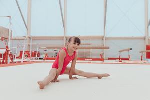 Vente flash Justaucorps de gymnastique brillant sans manches pour enfants Filles Tenue de danse de scène Entraînement Design flamme Strass Spandex Doux - Product Image 2