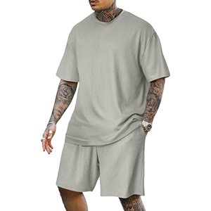 Ensemble d'entraînement polyvalent pour hommes T-shirt et short de performance respirants pour le confort Style athlétique moderne pour l'été - Product Image 1