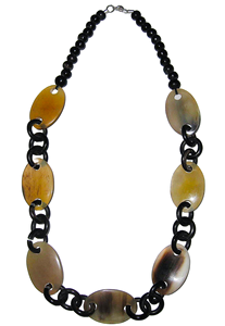 Collar Moderno de Cuerno Circular Hecho a Mano y Ecológico de Alta Demanda - Product Image 6