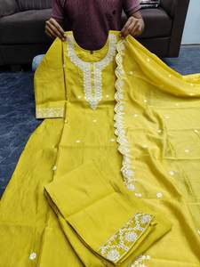 Dernière tenue de créateur à feuilles persistantes, pantalon Kurti en soie et viscose d'excellente qualité et Dupatta avec travail manuel à vendre - Product Image 2