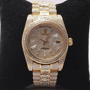 Reloj Unisex con Cristal de Moissanita y Diamantes, Chapado en Oro de 18K, Pantalla LCD, Movimiento de Cuarzo de 40MM, Engaste Baguette |   Joyería Hip Hop de Alta Gama - Product Image 1