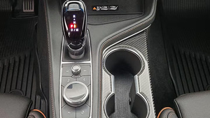 Cadillac CT4-V 2025 d'occasion en excellent état, propulsion arrière, turbo, électrique, boîte automatique standard, intérieur cuir foncé, régulateur de vitesse adaptatif, jantes R17 - Product Image 2